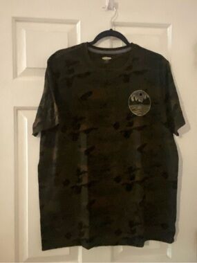 Multiples Men's Short Sleeve Camo Tee with Nature Chest Patch - Olive & Black